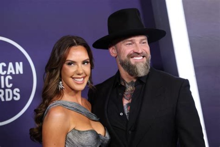 Carlos Knight Bio, Wiki, Age, Height, Wife, Family, Career, Movies and Net Worth.