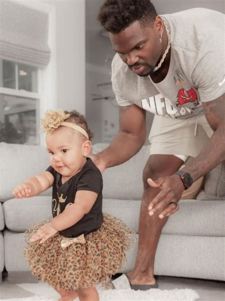 Jordanna Barrett Biography , Age, Shaquil “Shaq” Barrett’s Wife, Children, Instagram