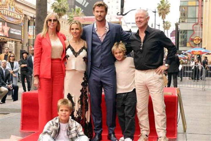 Leonie Hemsworth (Chris Hemsworth’s Mother) Wiki, Children, Age, Height, Bio, Husband