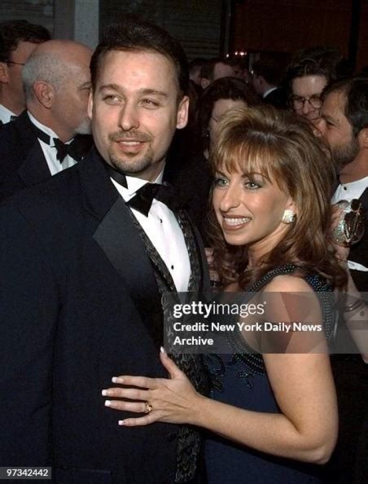 Paula Jones Net Worth & Husband – Is She Still Married Or Divorced?