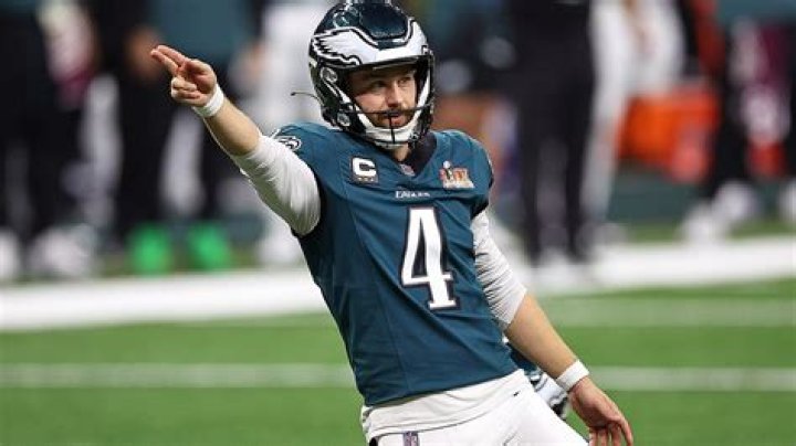Who Exactly Is Jake Elliott, The NFL Placekicker and How Tall is He?